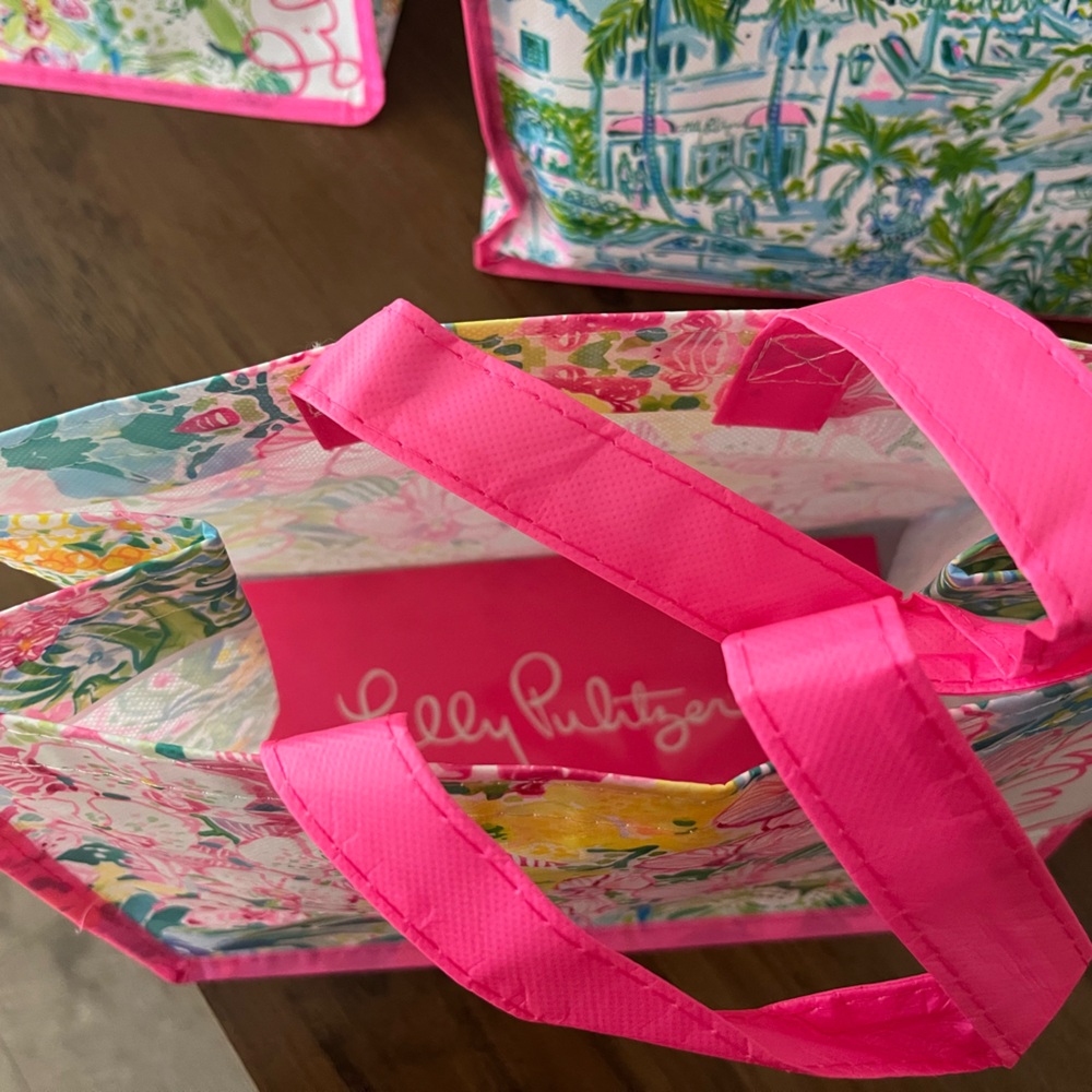Lilly Pulitzer Re-Usable Tote Bag Set(5) - Picture 5 of 13